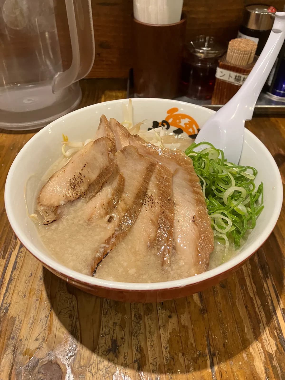博多駅で食べた豚骨ラーメン