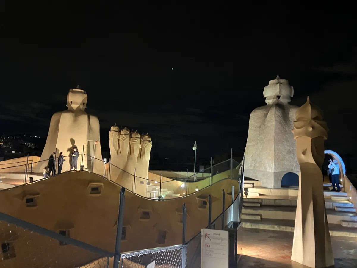 カサ・ミラの屋上．