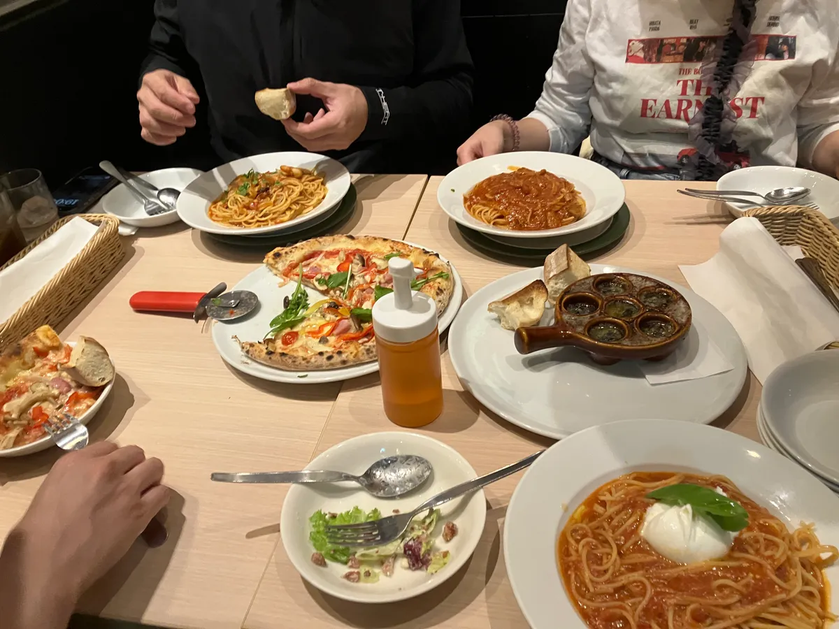 研究室メンバーと晩御飯その1