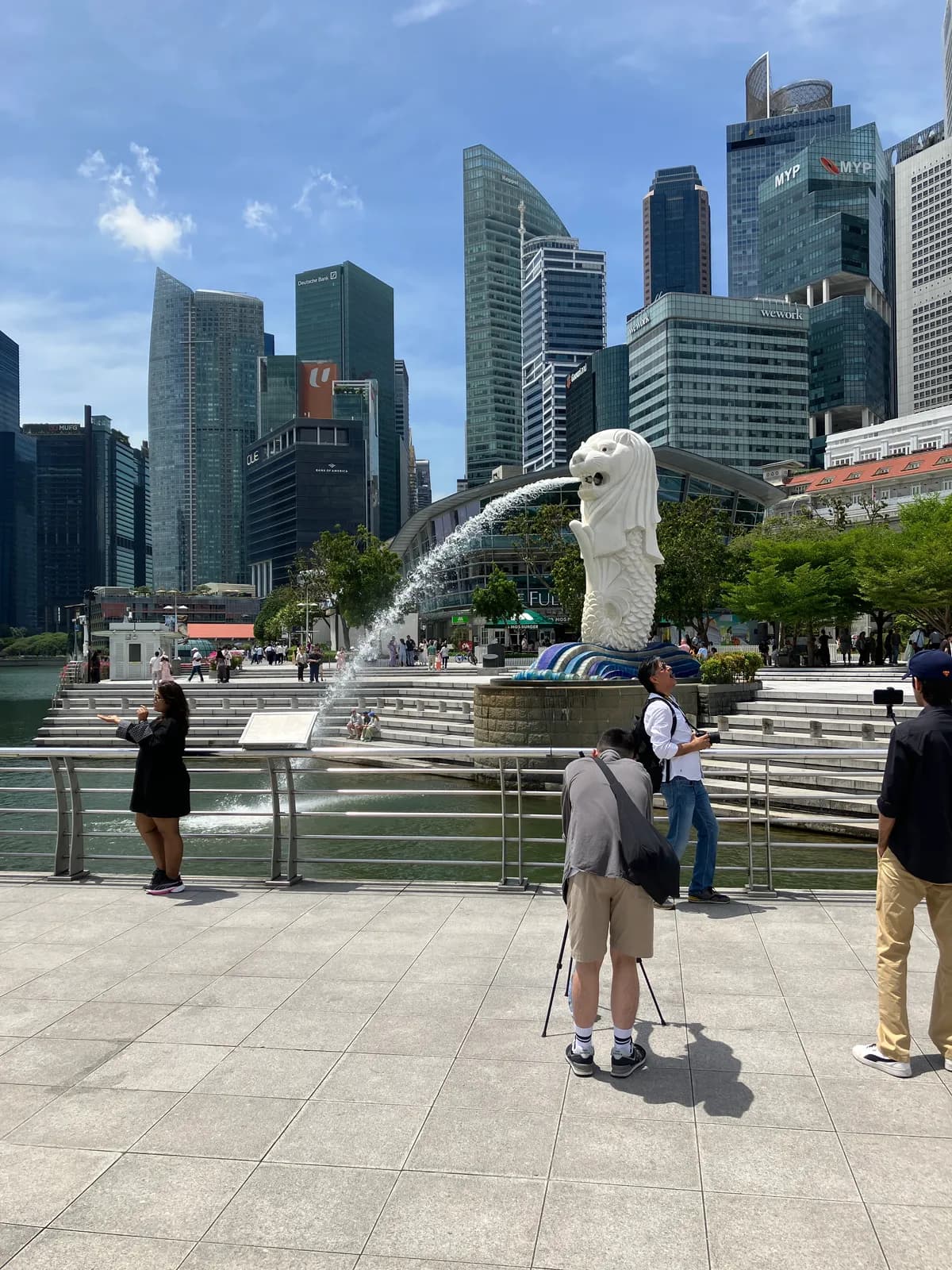 シンガポールといえばマーライオン．