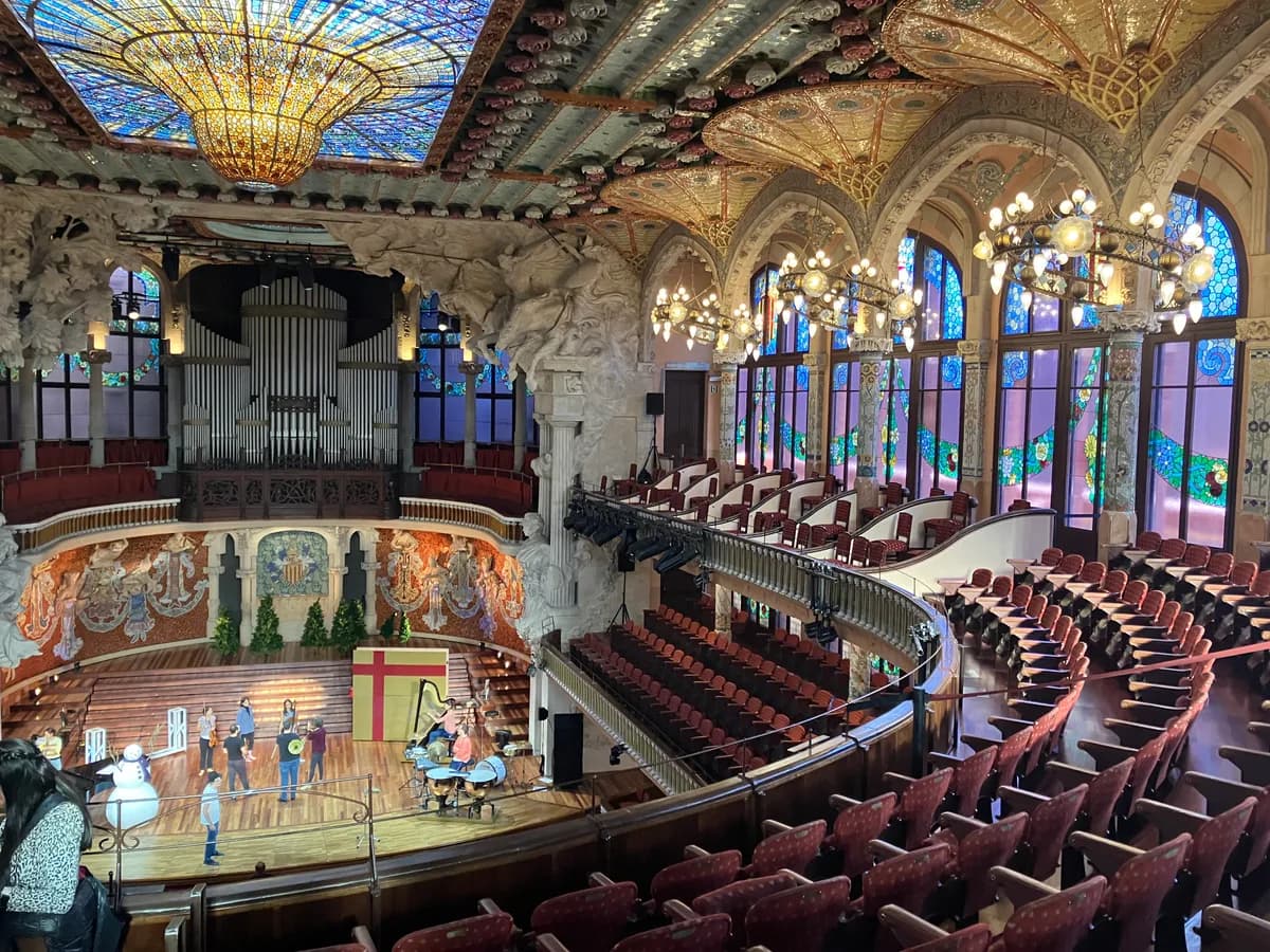 カタルーニャ音楽堂．時間が合わずコンサートを聴くことはできませんでした．いつかリベンジしたいですね．