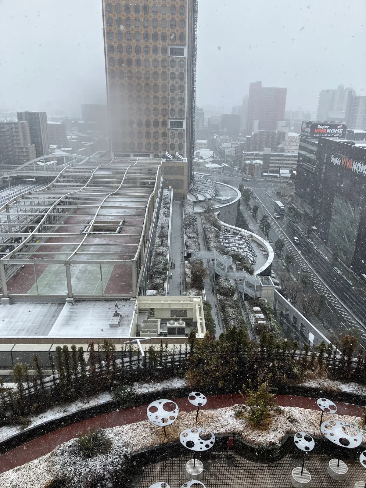 ホテルから眺めた雪の埼玉．